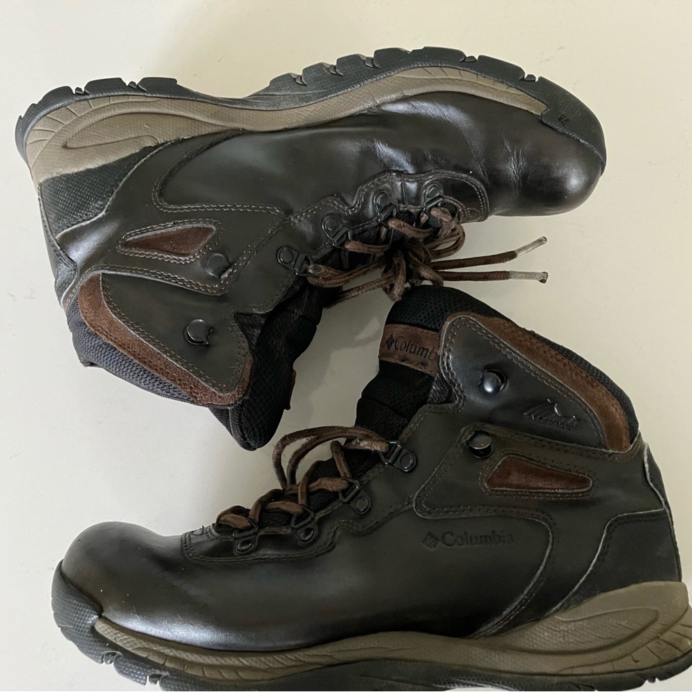Columbia Dark Brown and Tan Leather Hiking Boots